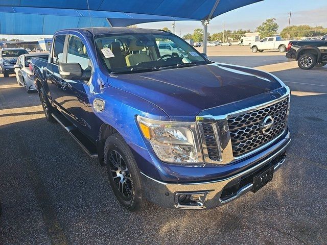 2017 Nissan Titan SV