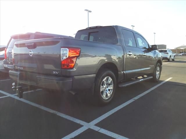 2017 Nissan Titan SV