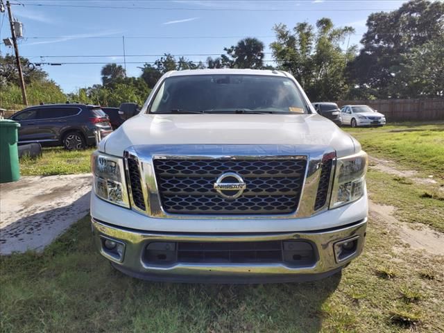 2017 Nissan Titan SV