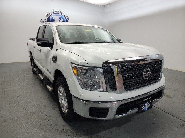 2017 Nissan Titan SV