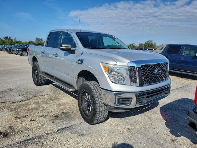 2017 Nissan Titan SV