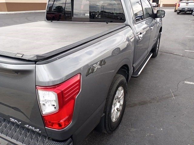 2017 Nissan Titan SV