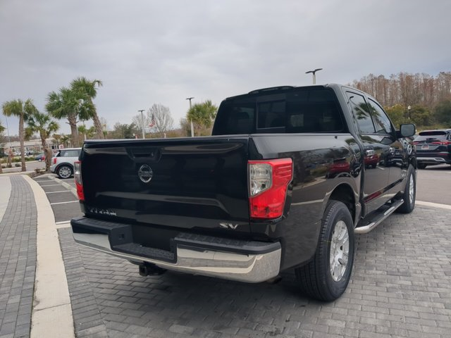 2017 Nissan Titan SV