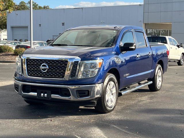 2017 Nissan Titan SV