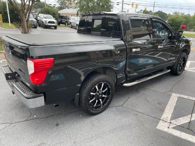 2017 Nissan Titan SV