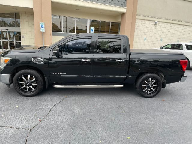 2017 Nissan Titan SV