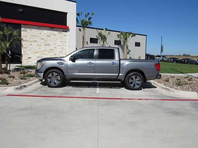 2017 Nissan Titan SV