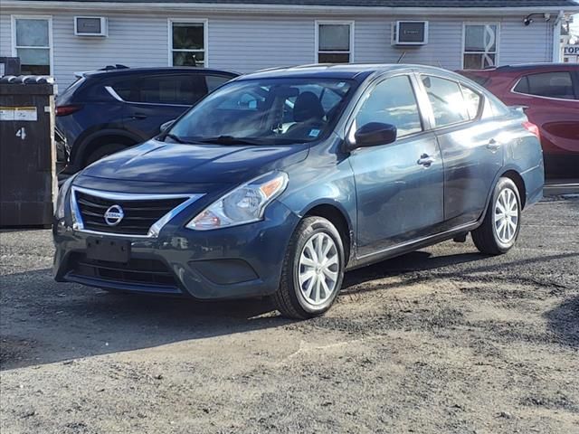 2017 Nissan Versa SV