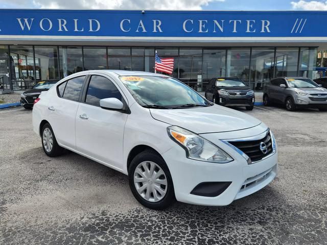 2017 Nissan Versa SV