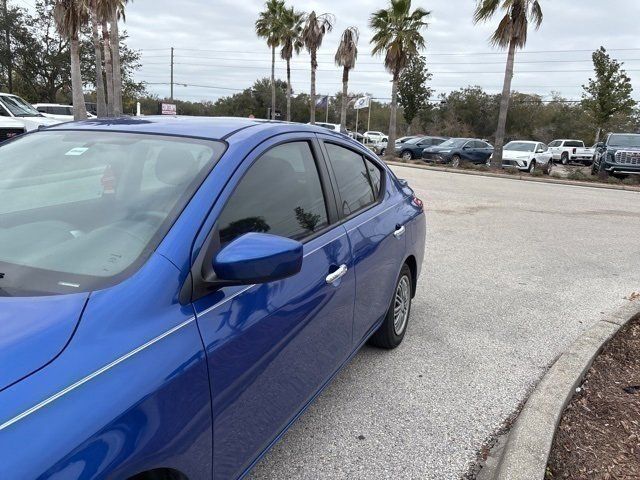 2017 Nissan Versa SV