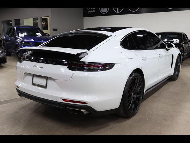 2017 Porsche Panamera 