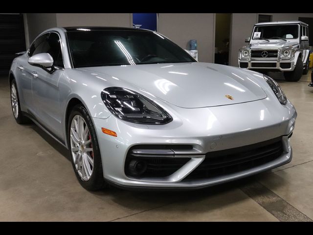 2017 Porsche Panamera Turbo