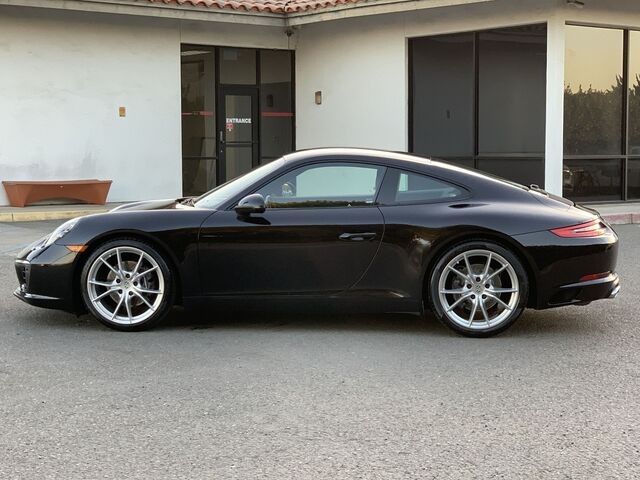 2017 Porsche 911 Carrera