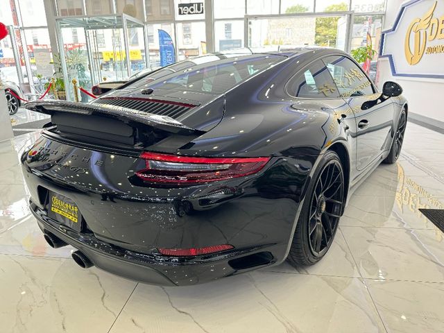 2017 Porsche 911 Carrera GTS