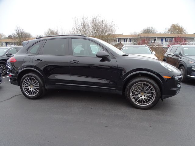 2017 Porsche Cayenne Base