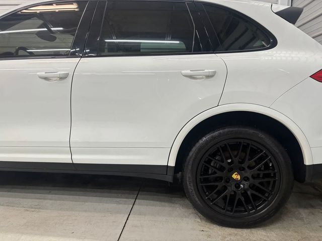 2017 Porsche Cayenne Platinum Edition