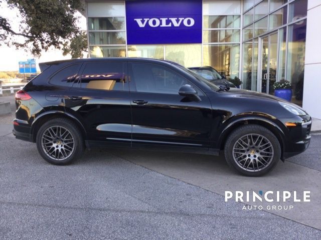 2017 Porsche Cayenne Base