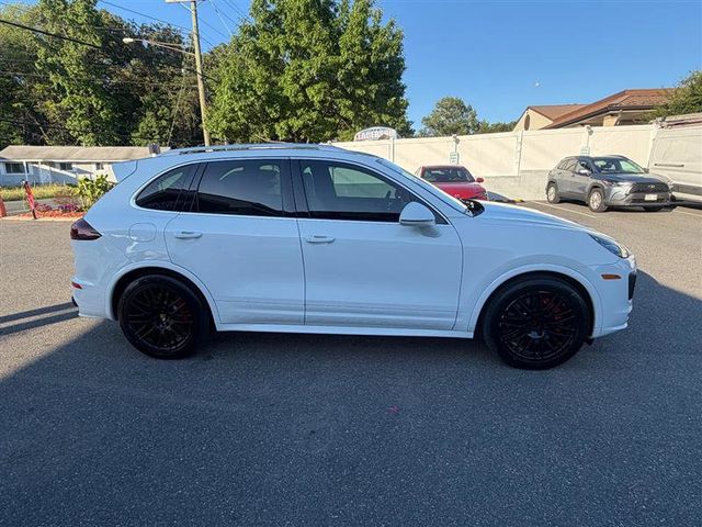 2017 Porsche Cayenne GTS