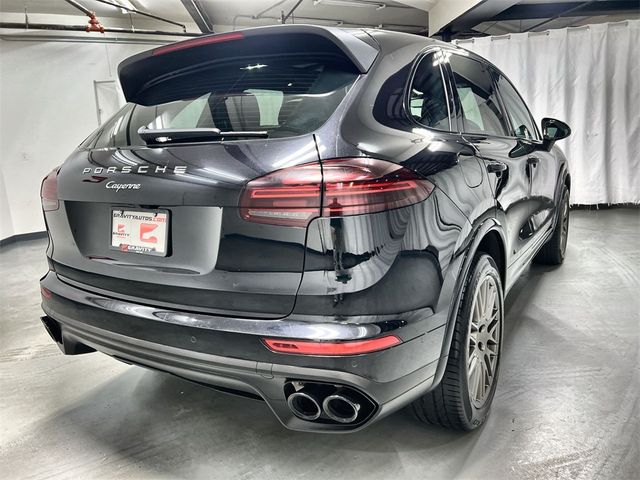 2017 Porsche Cayenne Platinum Edition