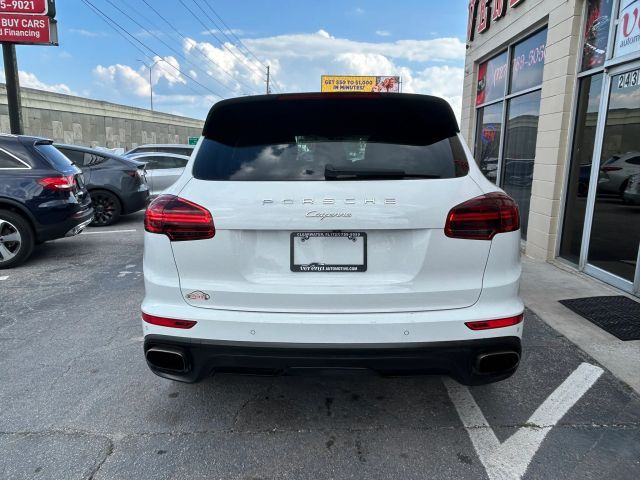 2017 Porsche Cayenne Platinum Edition