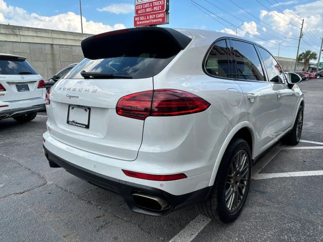 2017 Porsche Cayenne Platinum Edition