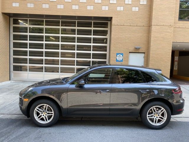 2017 Porsche Macan Base