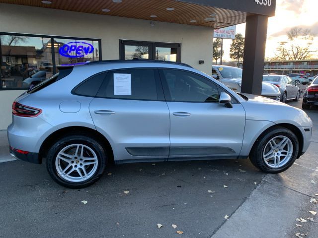 2017 Porsche Macan Base