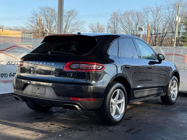 2017 Porsche Macan Base