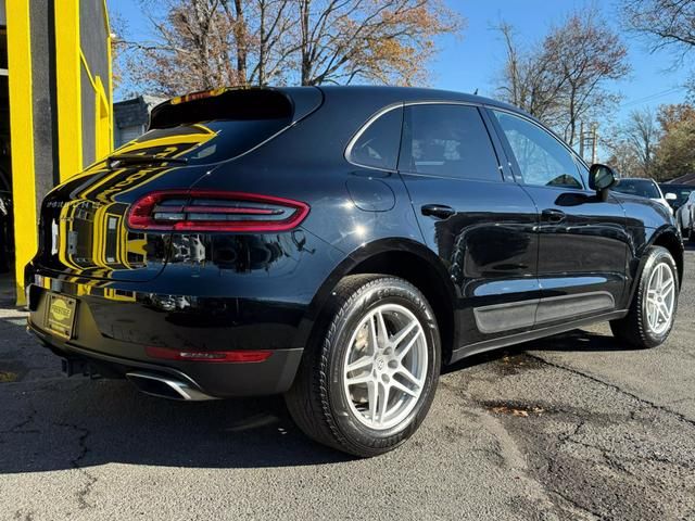 2017 Porsche Macan Base