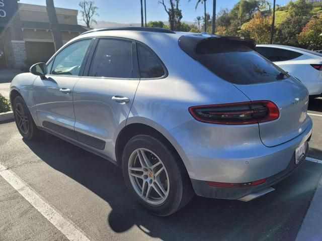 2017 Porsche Macan Base