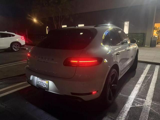 2017 Porsche Macan Turbo