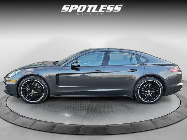 2017 Porsche Panamera 4