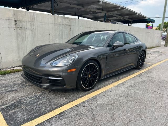 2017 Porsche Panamera 4