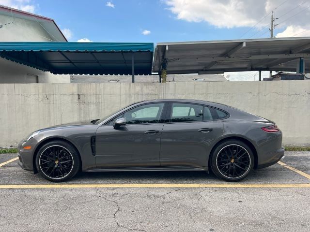 2017 Porsche Panamera 4