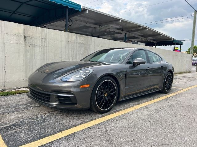 2017 Porsche Panamera 4