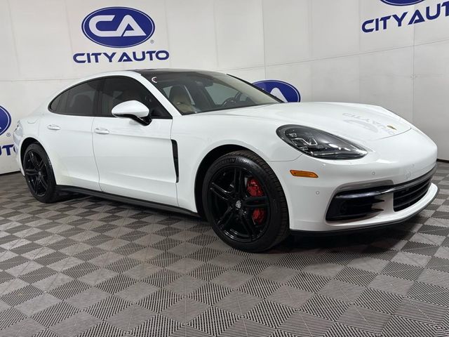 2017 Porsche Panamera 4