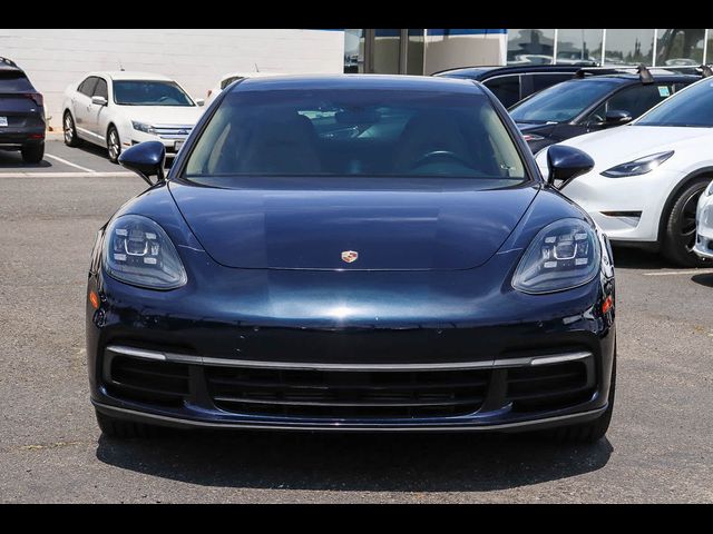 2017 Porsche Panamera 4