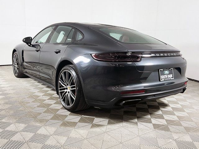 2017 Porsche Panamera 4