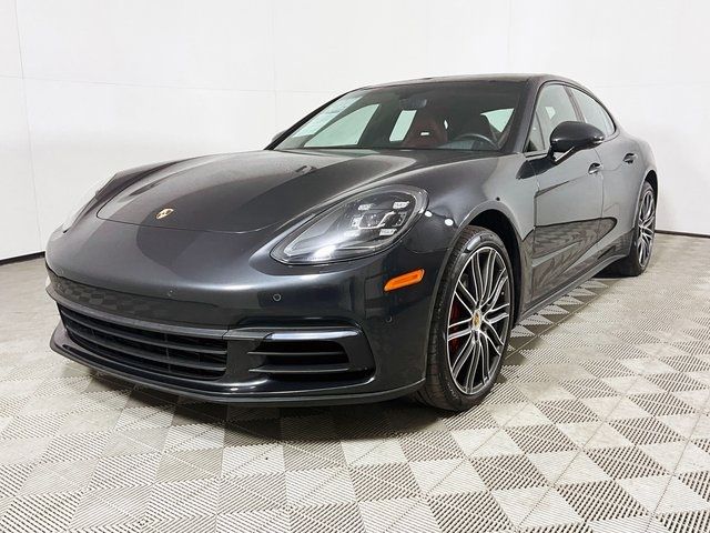 2017 Porsche Panamera 4