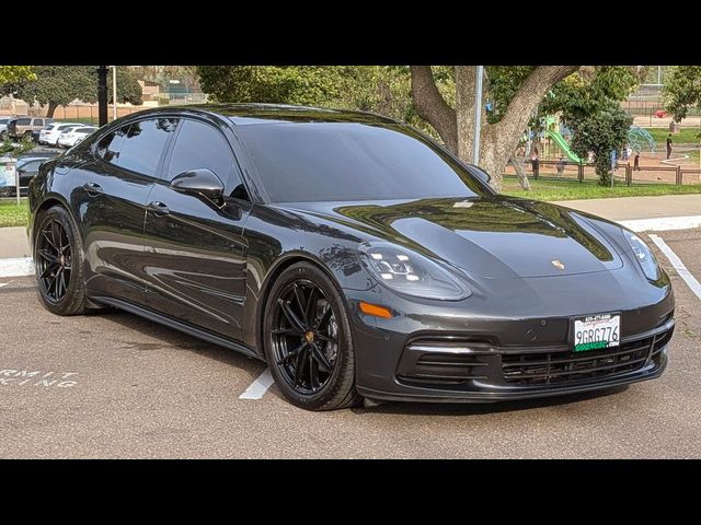 2017 Porsche Panamera 4