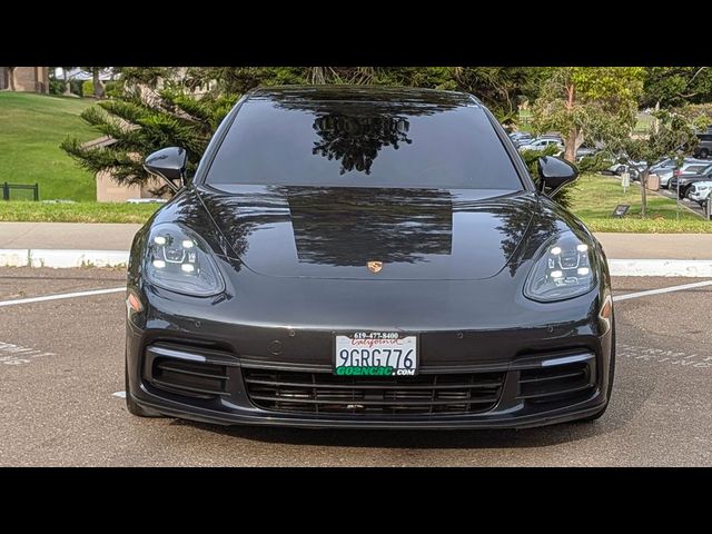 2017 Porsche Panamera 4