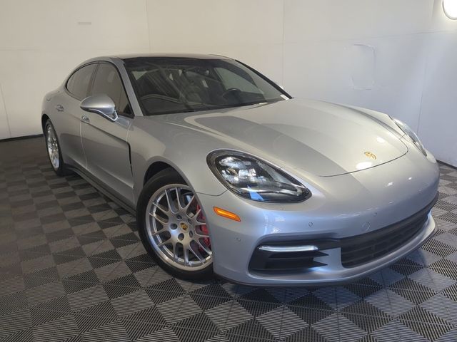 2017 Porsche Panamera 4