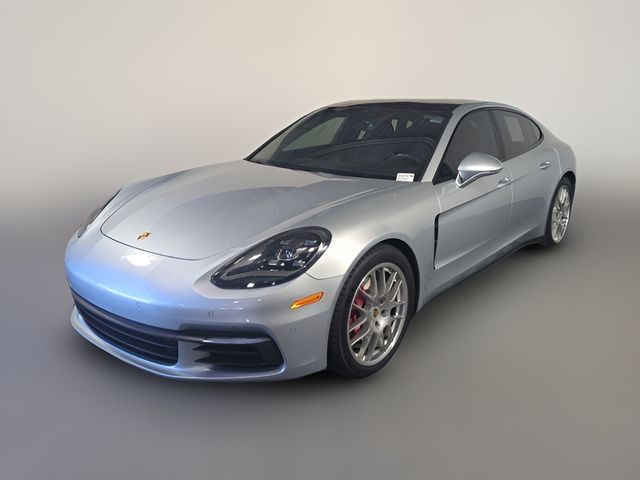 2017 Porsche Panamera 4