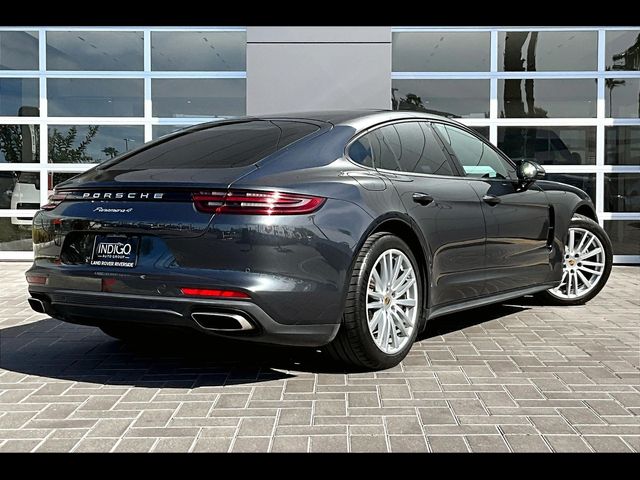 2017 Porsche Panamera 4