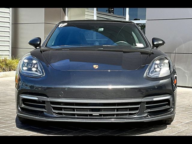 2017 Porsche Panamera 4