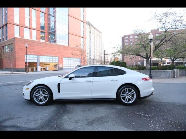 2017 Porsche Panamera 4