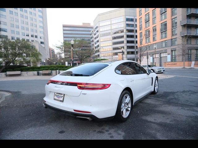2017 Porsche Panamera 4