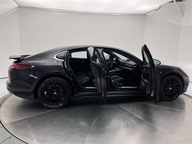 2017 Porsche Panamera 4S