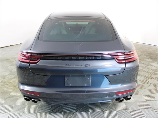 2017 Porsche Panamera 4S