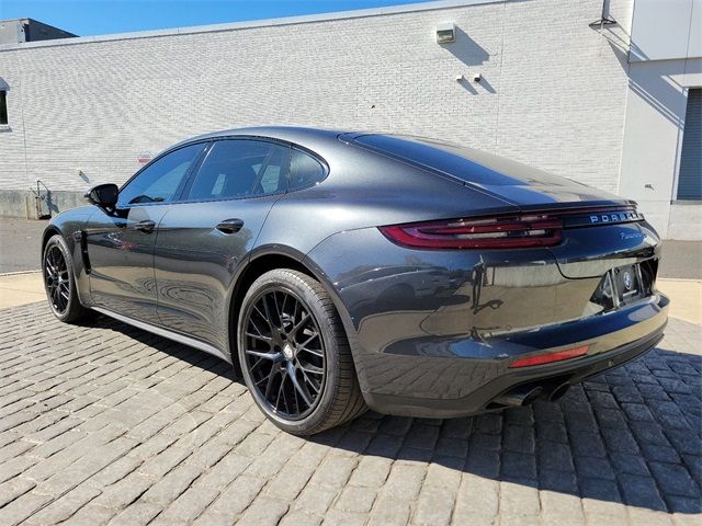 2017 Porsche Panamera 4S